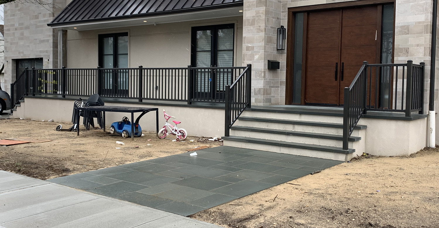 Black aluminum railing