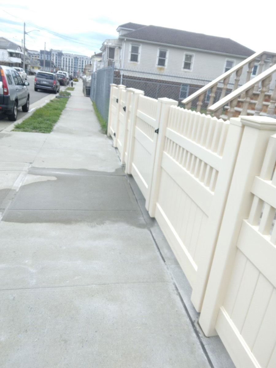 ALMOND PVC SOLID BOTTOM PICKET TOP