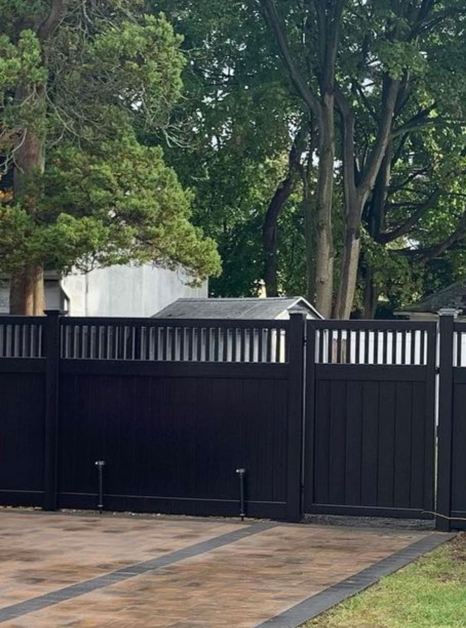 PVC BLACK SOLID WITH TOPPER