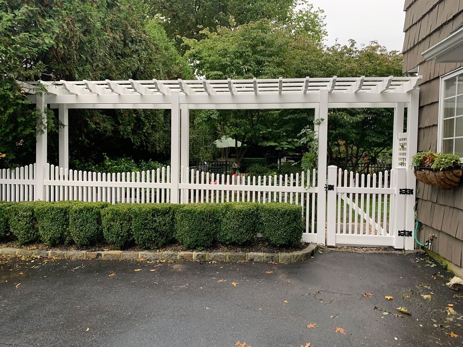 PVC PICKET ARBOR