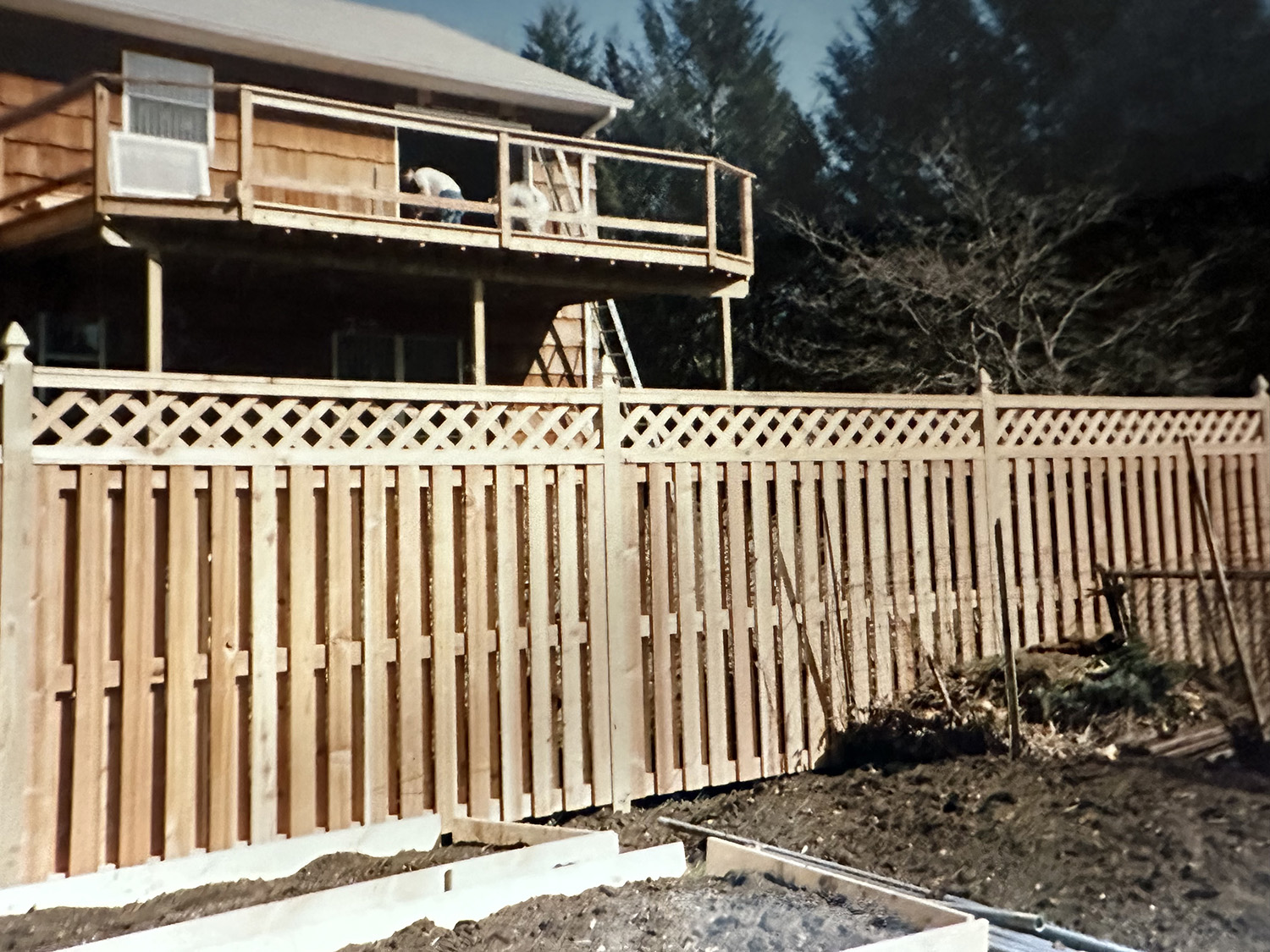 CEDAR BOARD ON BOARD LATTICE TOPPER