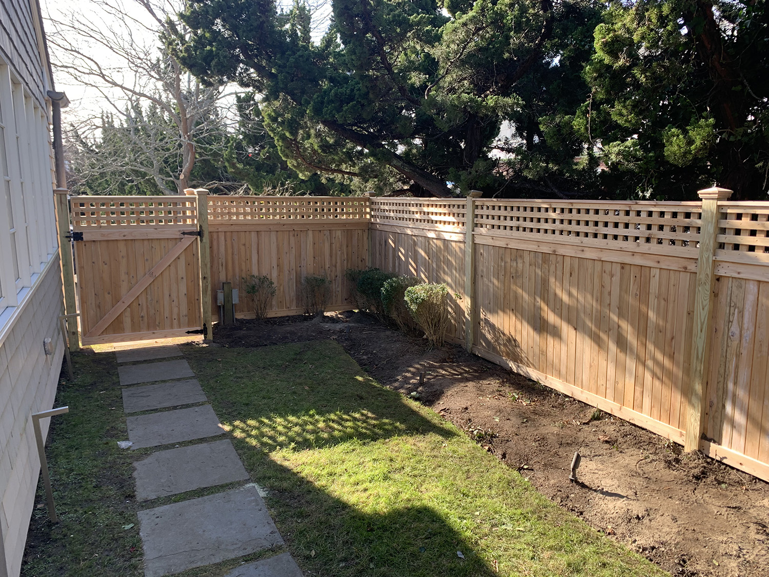 CEDAR WITH LATTICE TOP