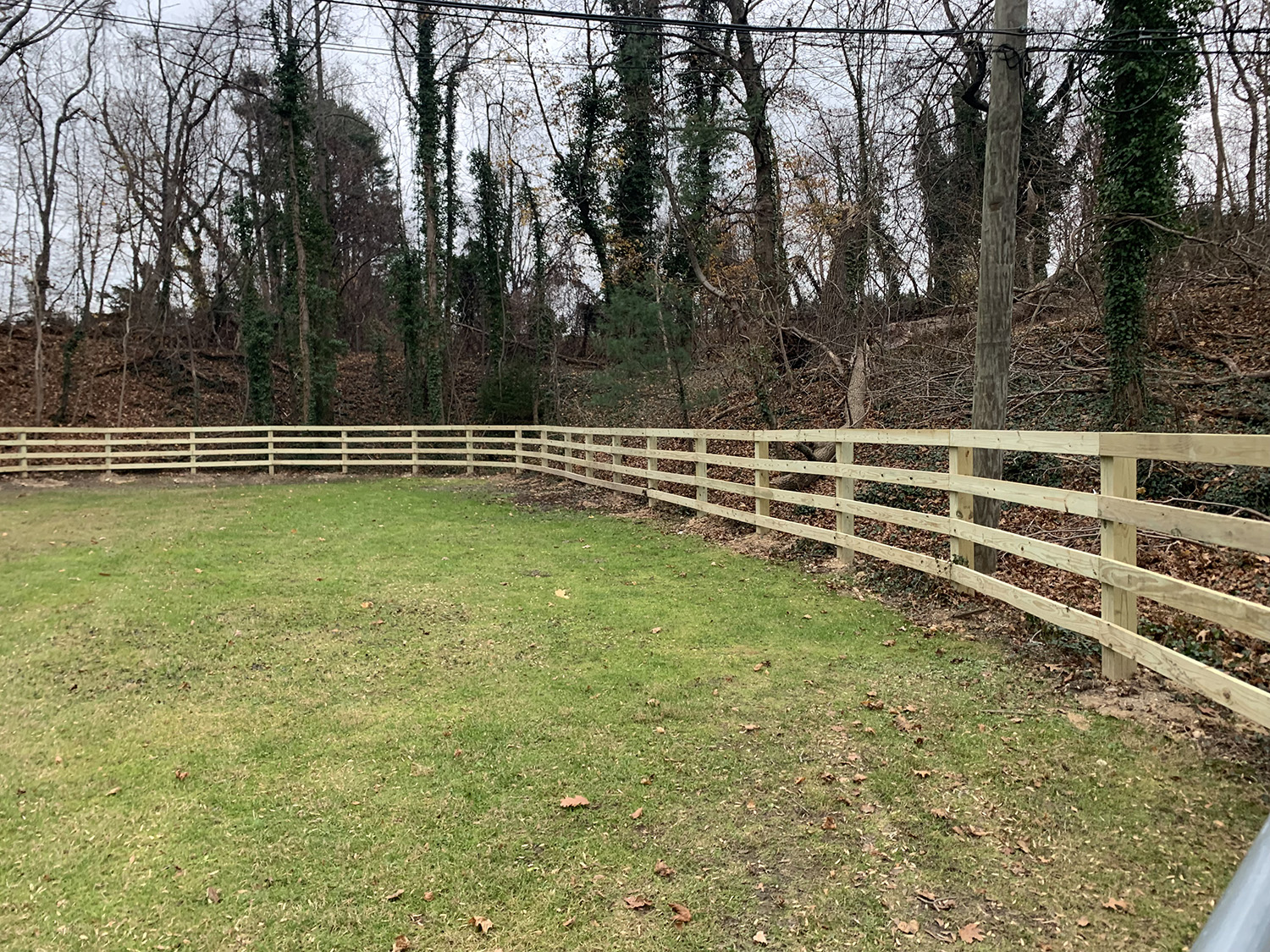 WOOD POST AND RAIL